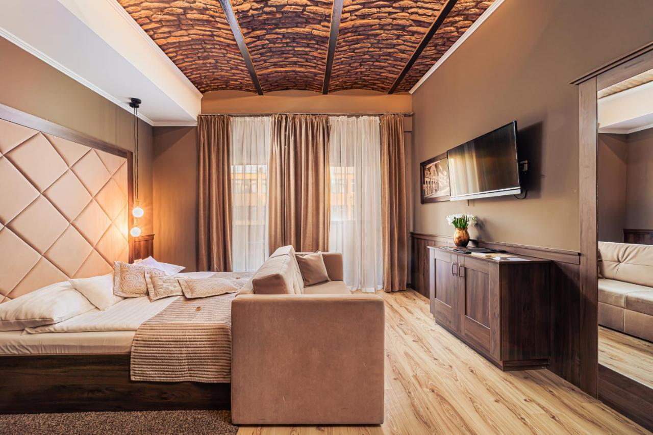 Komlo Hotel Gyula Εξωτερικό φωτογραφία