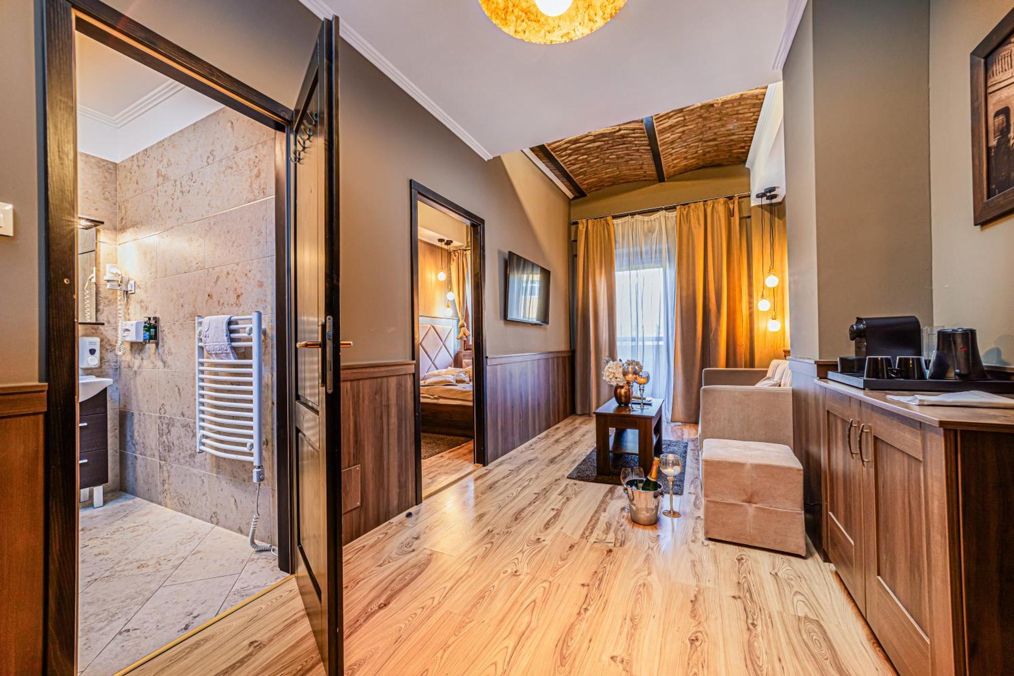 Komlo Hotel Gyula Εξωτερικό φωτογραφία
