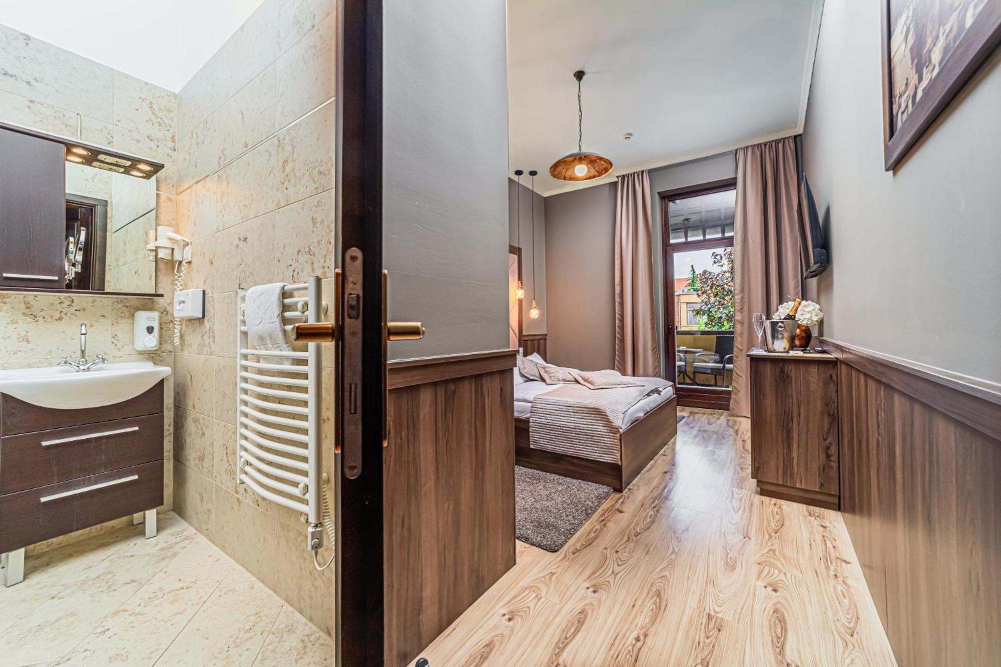 Komlo Hotel Gyula Εξωτερικό φωτογραφία