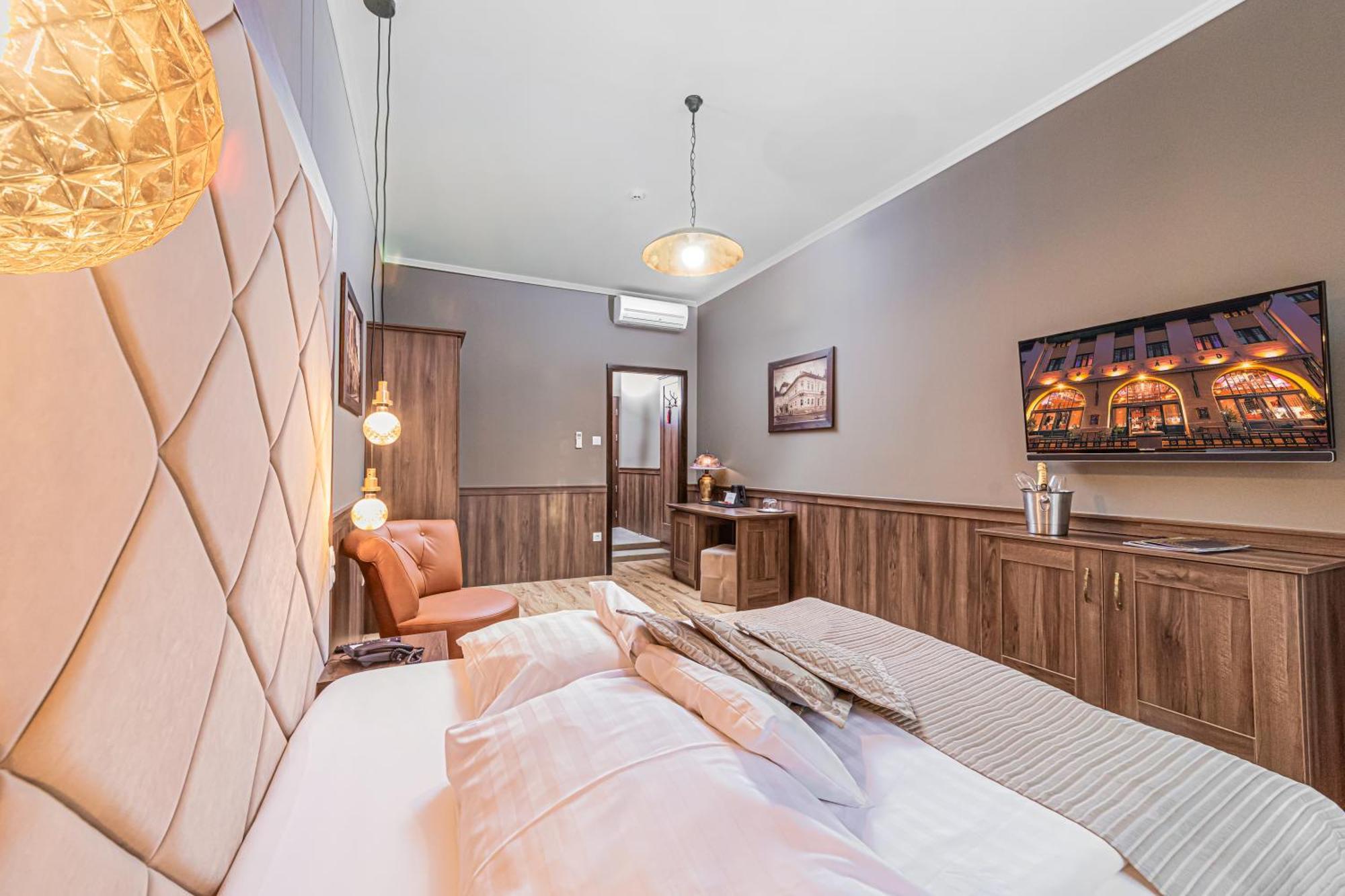 Komlo Hotel Gyula Εξωτερικό φωτογραφία
