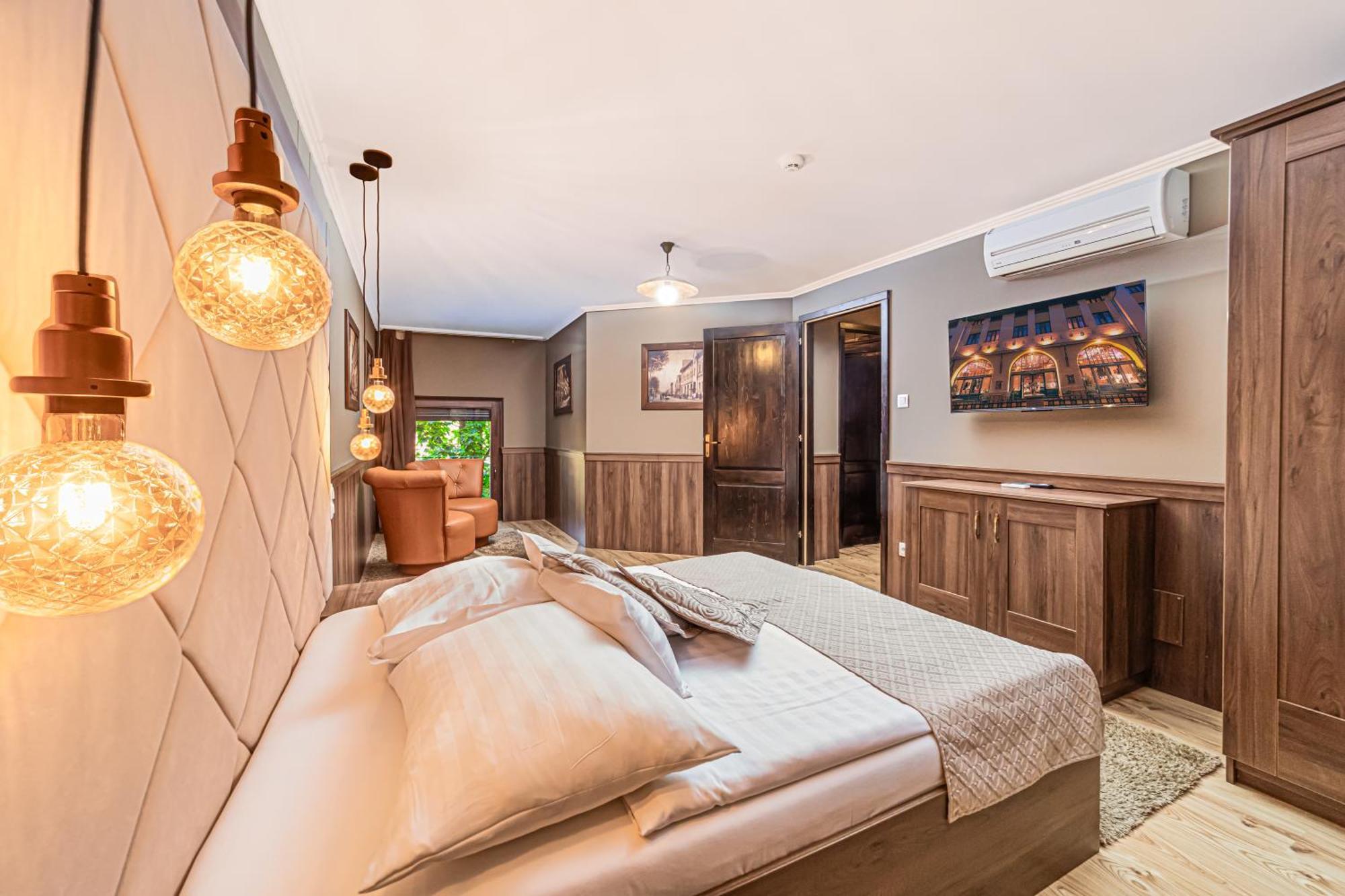 Komlo Hotel Gyula Εξωτερικό φωτογραφία