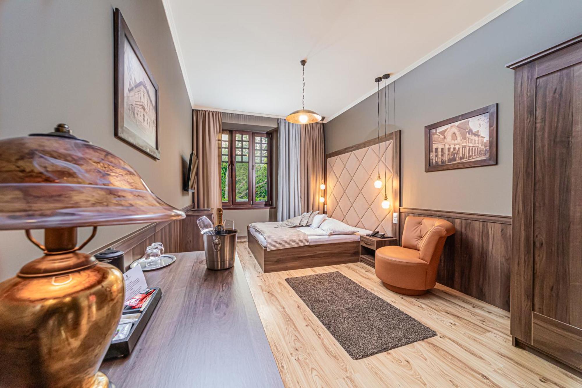 Komlo Hotel Gyula Εξωτερικό φωτογραφία