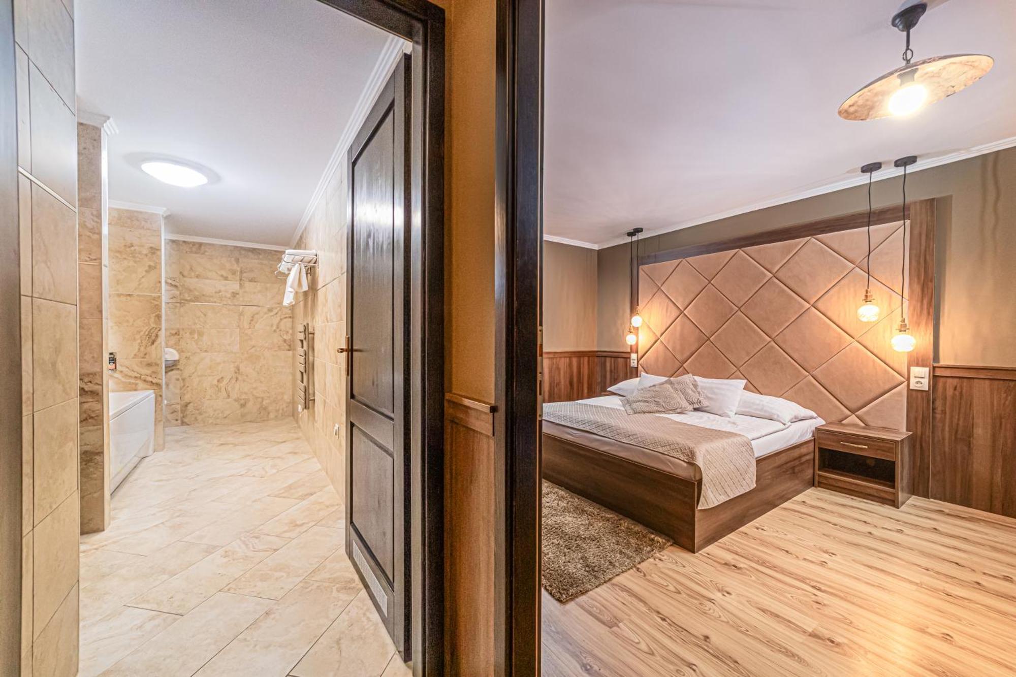 Komlo Hotel Gyula Εξωτερικό φωτογραφία