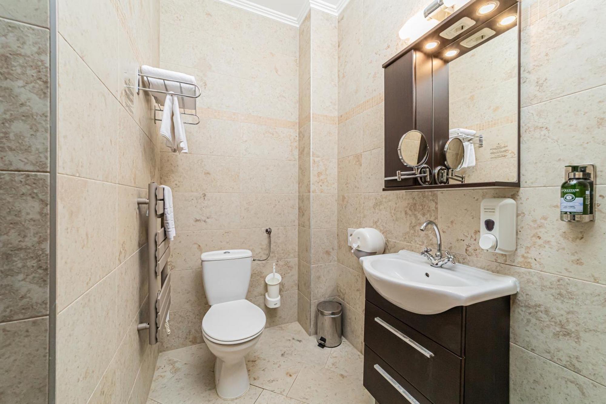 Komlo Hotel Gyula Εξωτερικό φωτογραφία