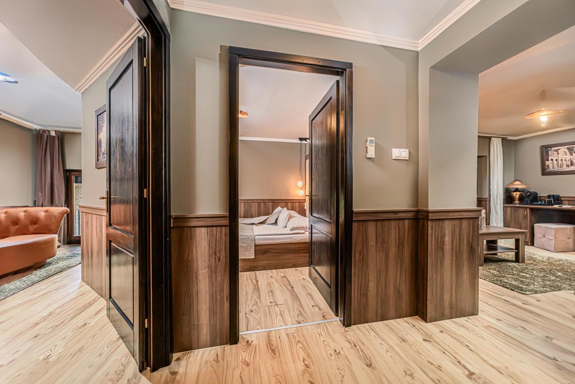 Komlo Hotel Gyula Εξωτερικό φωτογραφία