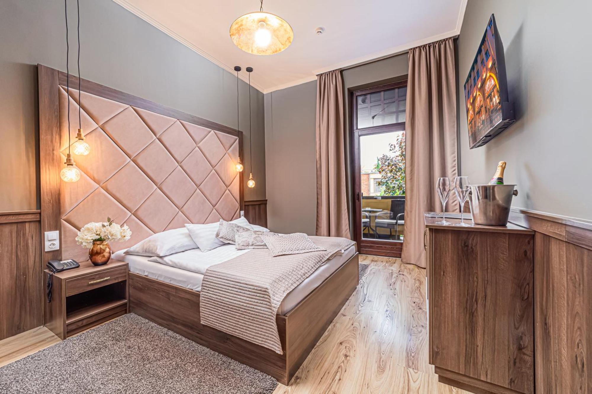 Komlo Hotel Gyula Εξωτερικό φωτογραφία