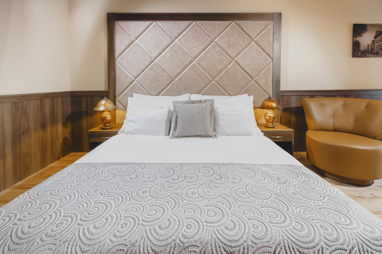 Komlo Hotel Gyula Εξωτερικό φωτογραφία