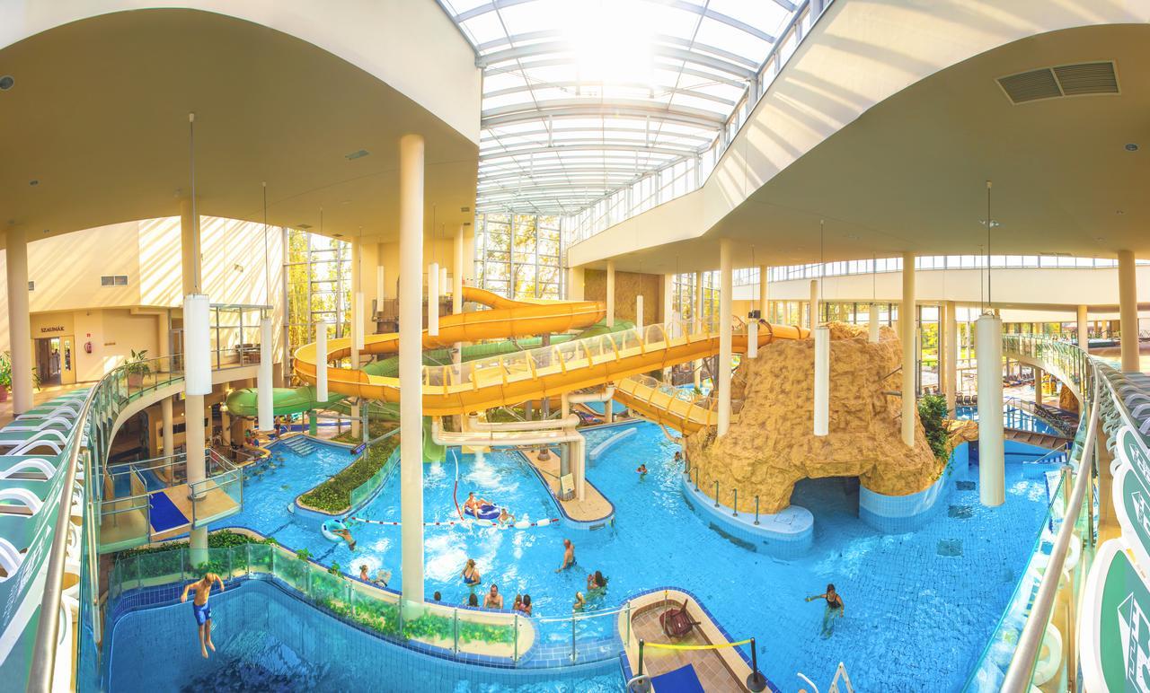 Komlo Hotel Gyula Εξωτερικό φωτογραφία